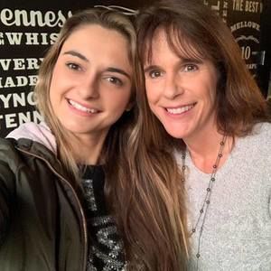 Meet your Posher, Cassandra